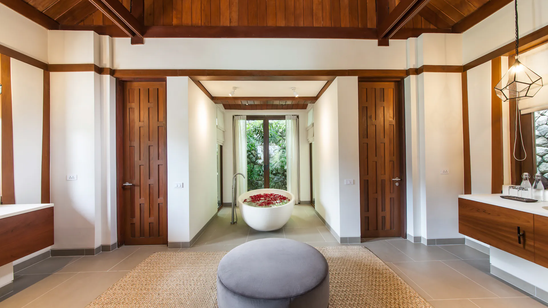 EXCLUSIVE BEACHFRONT GETAWAY VILLA IN LAEMSON ESTATE, PHUKET - Kamala, Phuket, Thailand