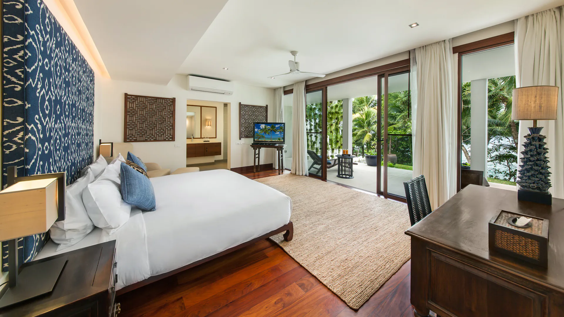 EXCLUSIVE BEACHFRONT GETAWAY VILLA IN LAEMSON ESTATE, PHUKET - Kamala, Phuket, Thailand