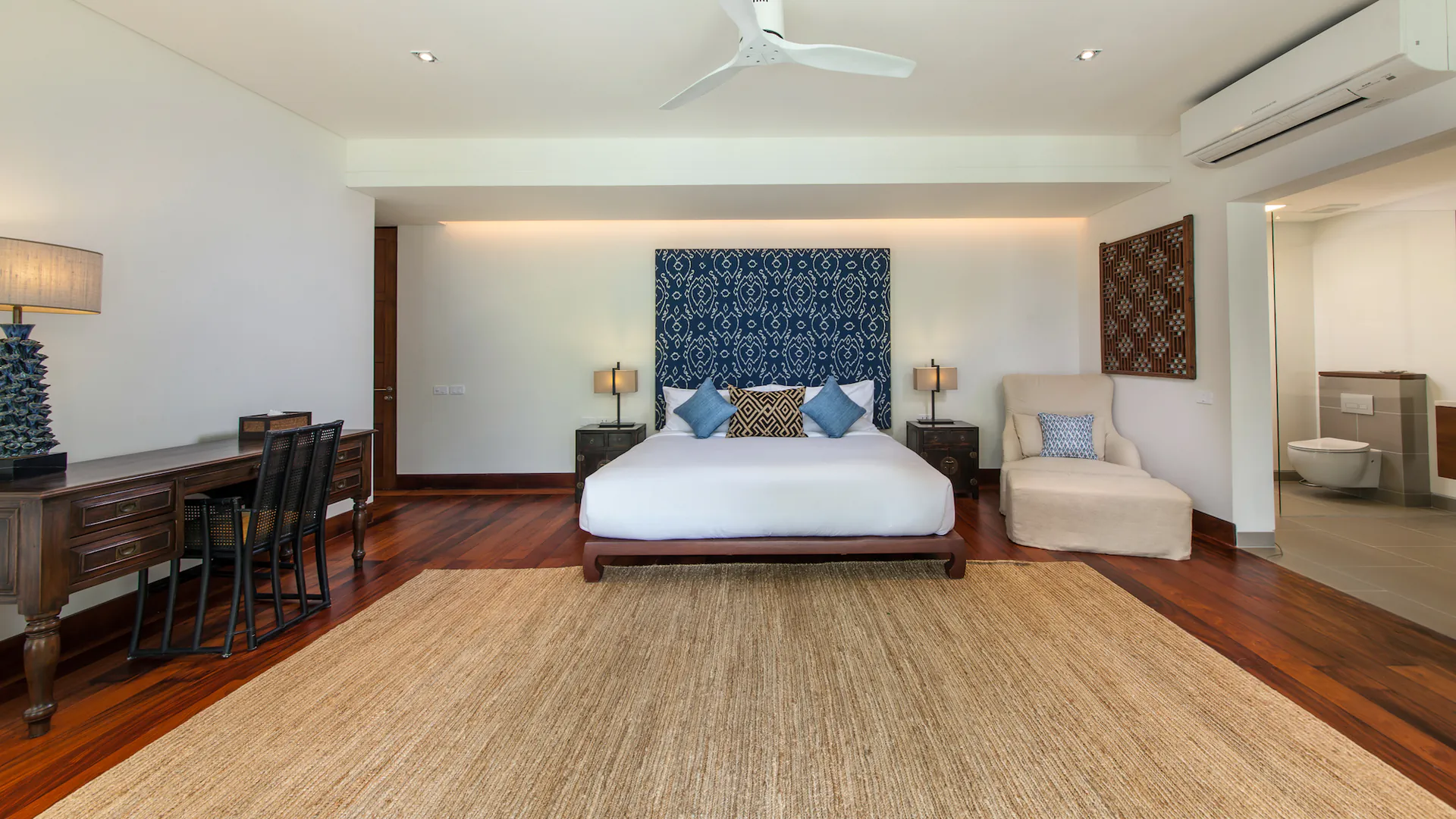 EXCLUSIVE BEACHFRONT GETAWAY VILLA IN LAEMSON ESTATE, PHUKET - Kamala, Phuket, Thailand