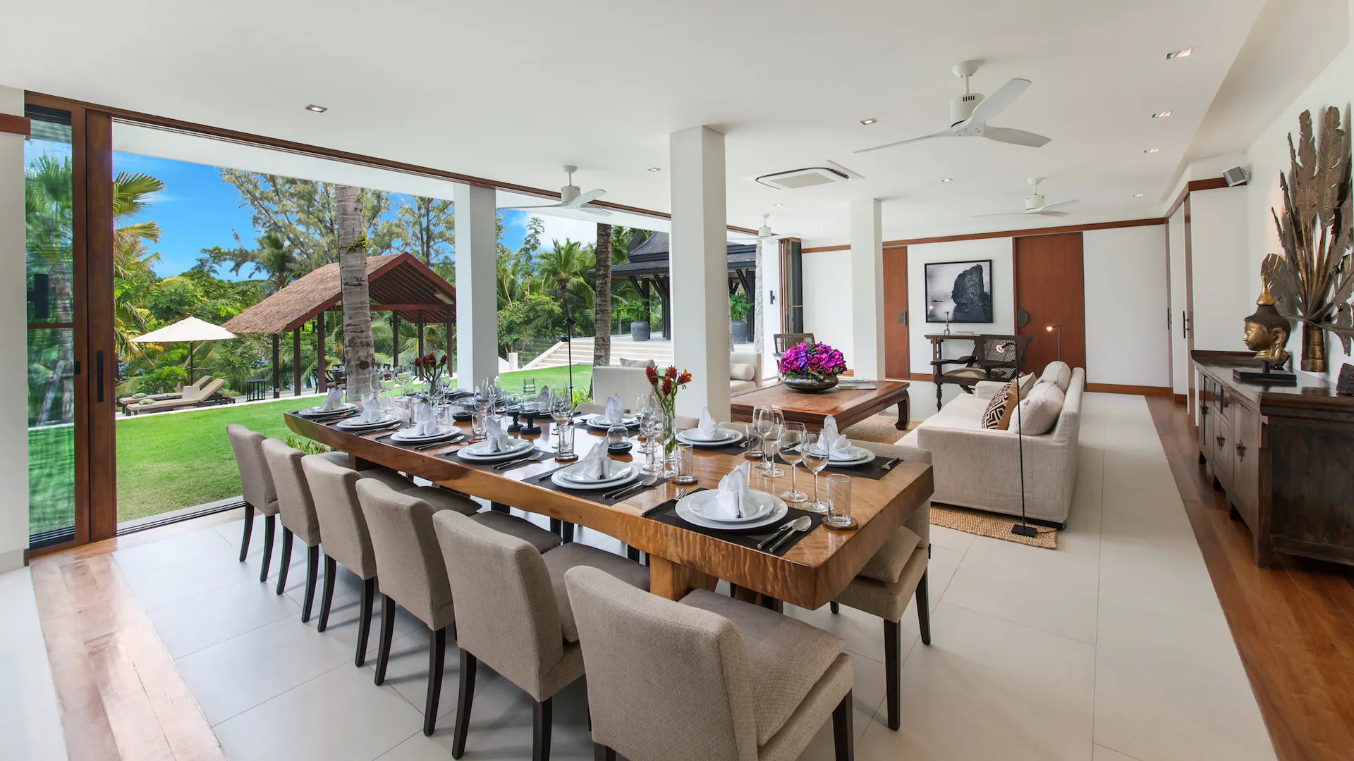 EXCLUSIVE BEACHFRONT GETAWAY VILLA IN LAEMSON ESTATE, PHUKET - Kamala, Phuket, Thailand