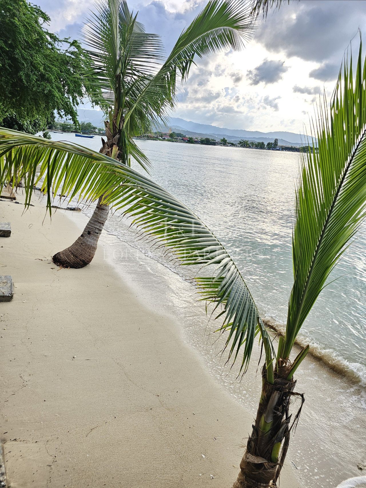 Beachfront Land and Villa in Plai Laem Koh Samui, Build or Renovate - Plai Laem, Ko Samui, Thailand